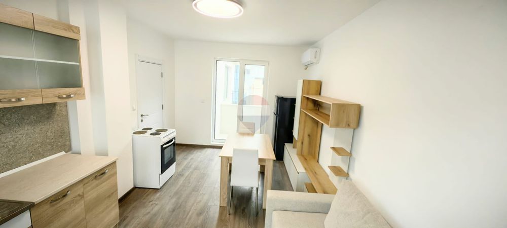 Дава се под наем Двустаен апартамент в Варна, Център - 65 кв.м за 550 € - Снимка #3