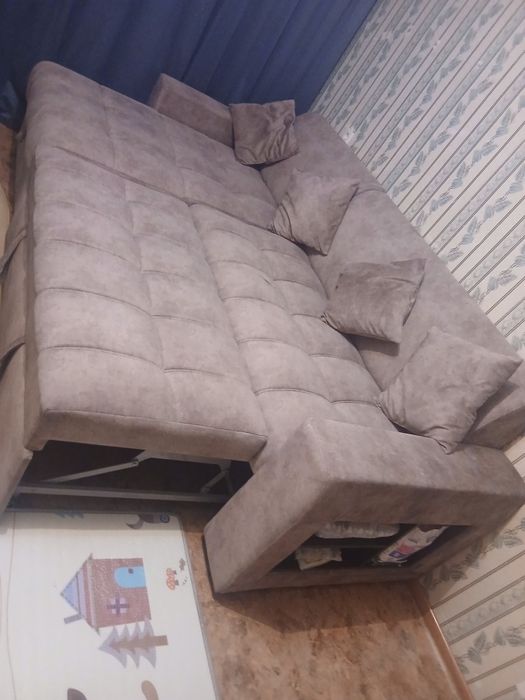 Продаю угловой диван