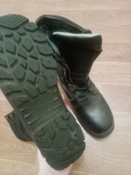 Продам берцы новые