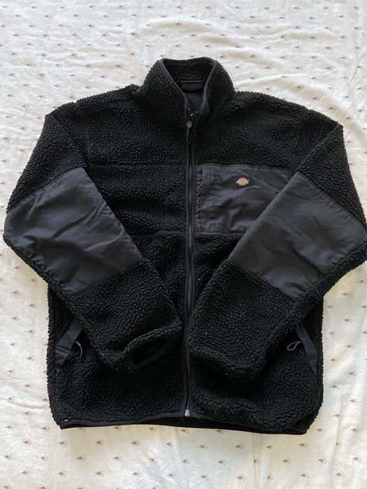 Dickies, Nike, Carhartt, Vans, Champion, Levi’s, Columvia