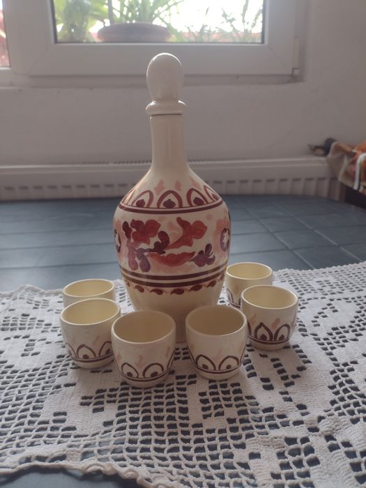 Set tradițional sticlă+pahare mici