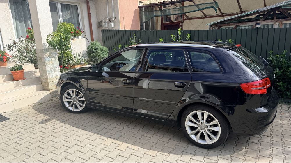 Audi A3 negru  capacitate 2000  disel