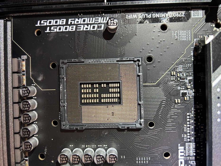Placa de baza MSI Z790 Gaming Plus WiFi DDR5 LGA1700 - defect socket