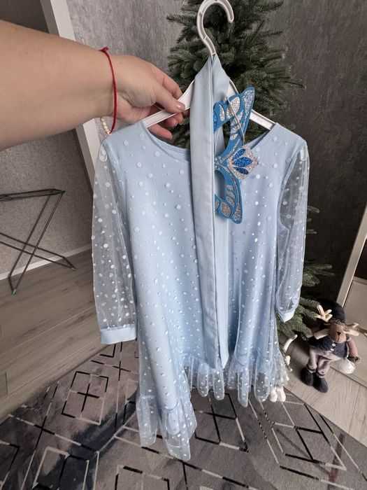 Нарядное платье на девочку