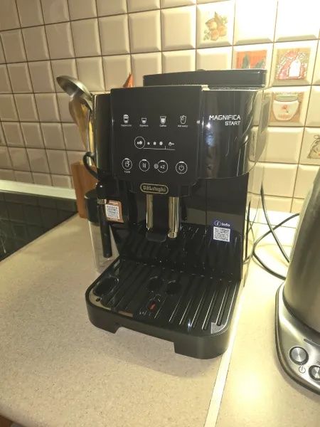 Кофемашина De'Longhi ECAM220.60.B!Кофе,который влюбляет с первой чашки