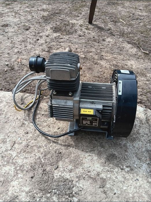 Vând grup de pompare cu motor, fără ulei, modelul FIAC GMS150.