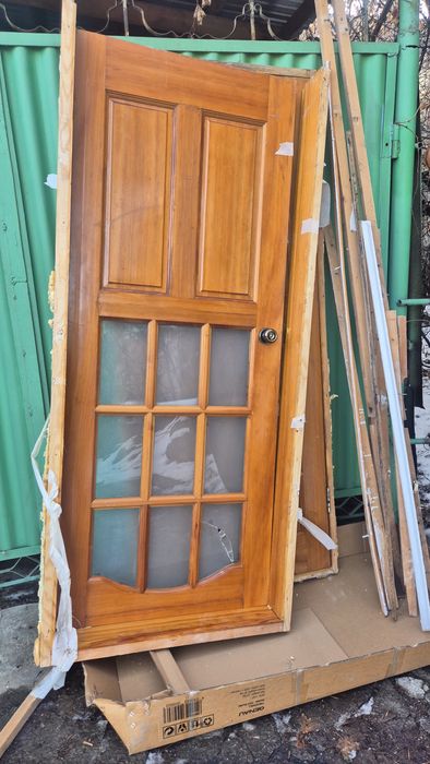 Продам деревянные межкомнатные двери