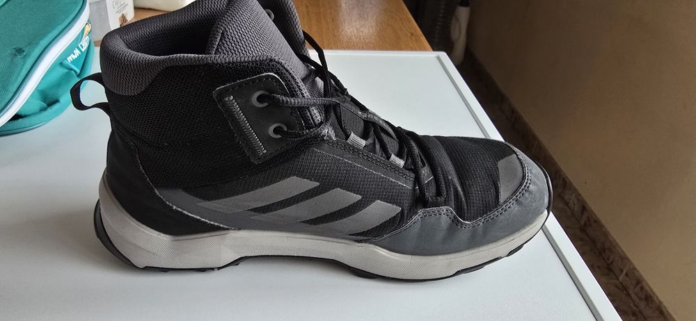Обувки Adidas Terrex