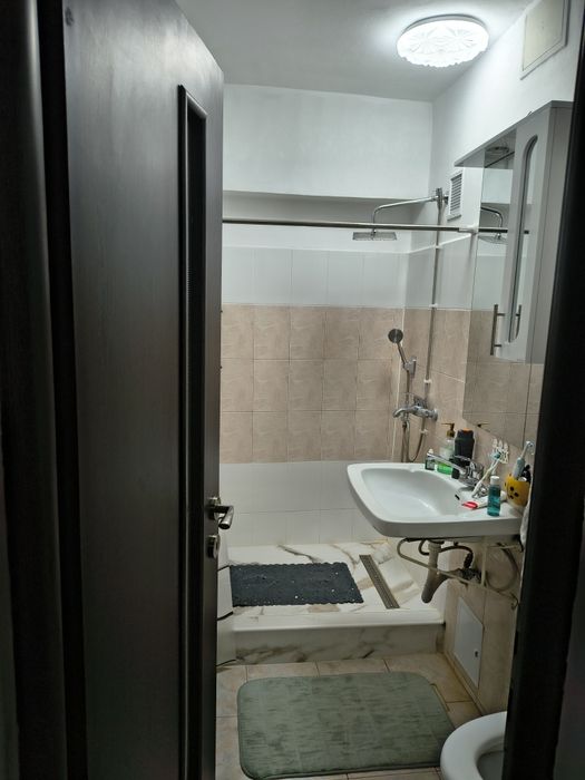 Vand apartament 4 camere decomandat 90 mp Bulevardul Ghencea etaj 6/10 cu parcare inclusa