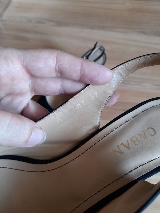 Женские босоножки