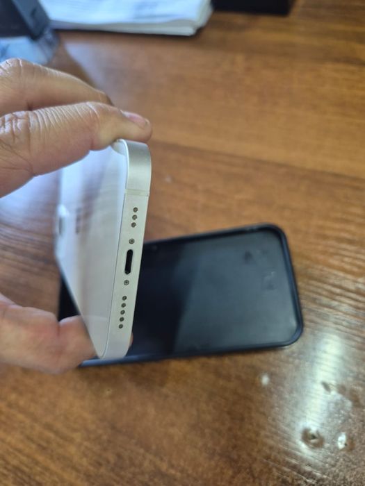 Iphone 13 белыи свет  память 128 гб