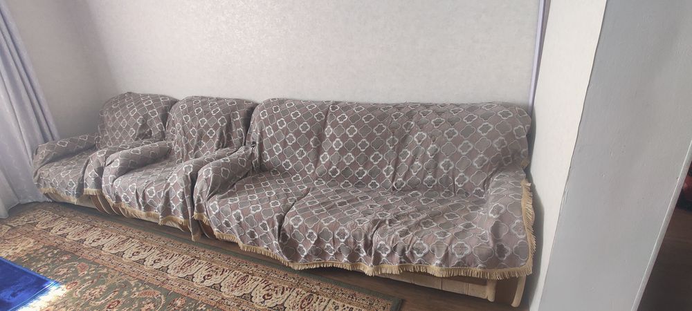 Отдам бесплатно диван+2 кресла