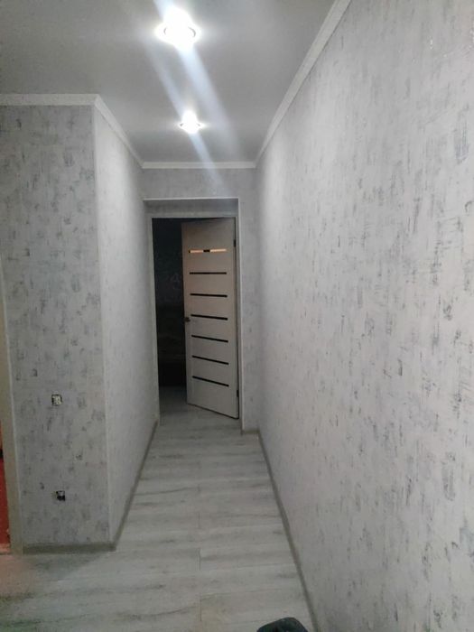 Поклейка обоев,галтель,плинтуса и т.д.