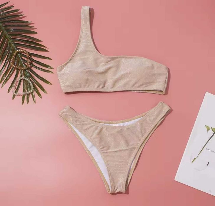 ЧИСТО НОВ Бански от две части