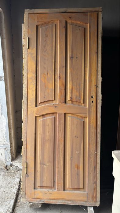 Двери деревянные