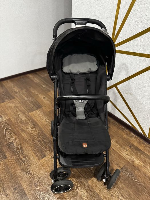 Продам прогулочную коляску