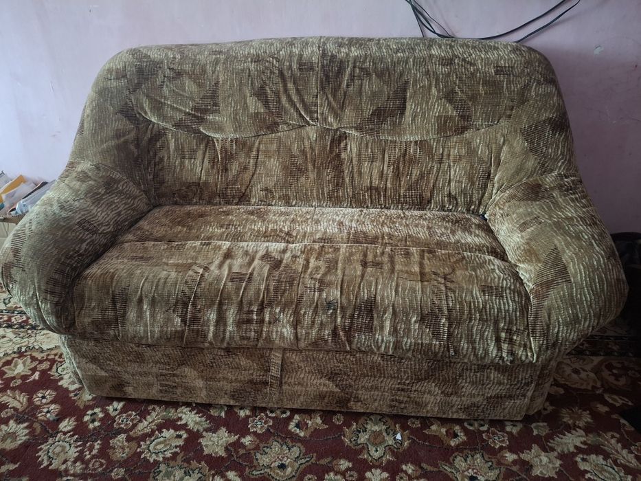Отдам даром диван