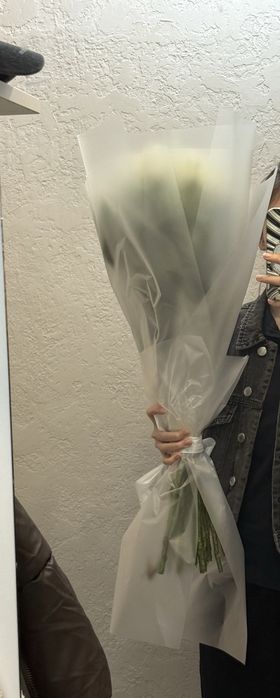 Продам белые розы