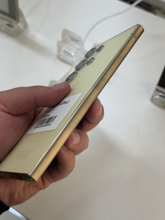 Samsung S24 Ultra 256gb ozu 12