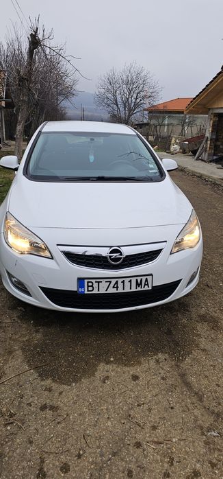Опел Астра J  1.3 D 95к.с 2010