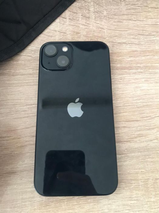 Продам айфон 13