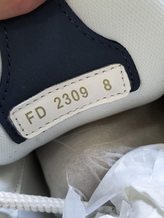 Louis Vuitton skates navy blue 42