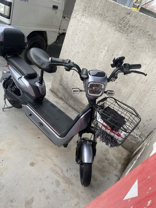 drongo moped sotiladi
