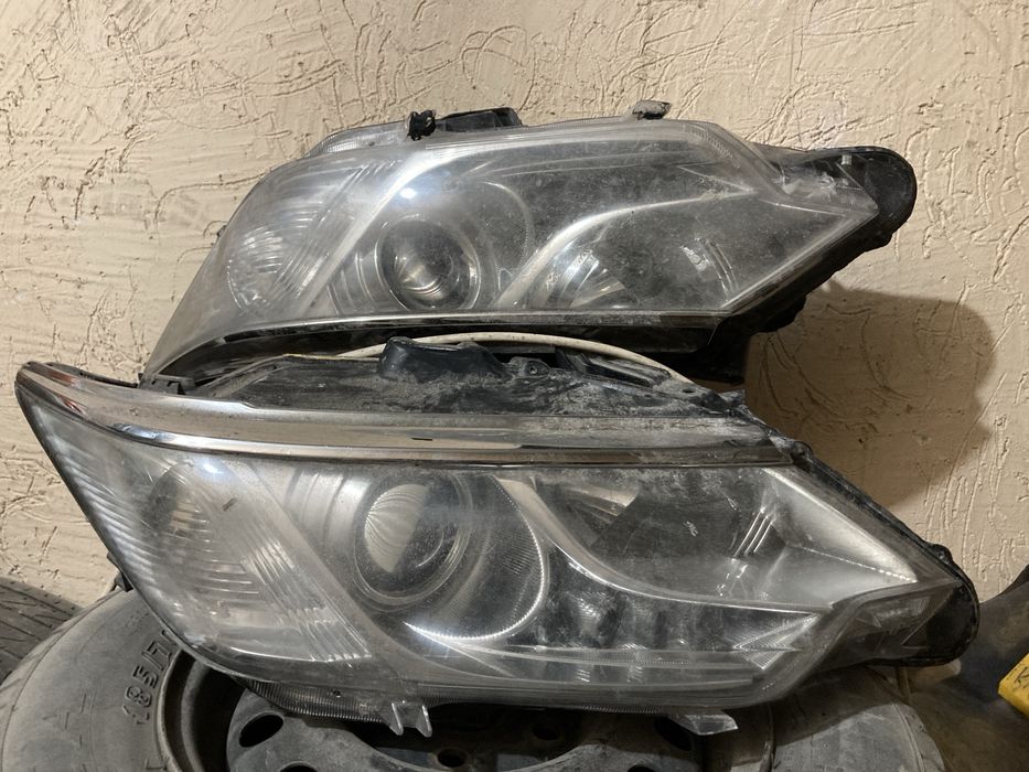 Фары тойота камри 55 срочно продам кому интересно звоните видео скину