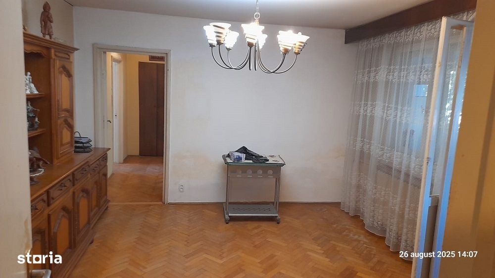 Apartament 3 cam 2 balcoane metrou Lujerului. Pret Negociabil