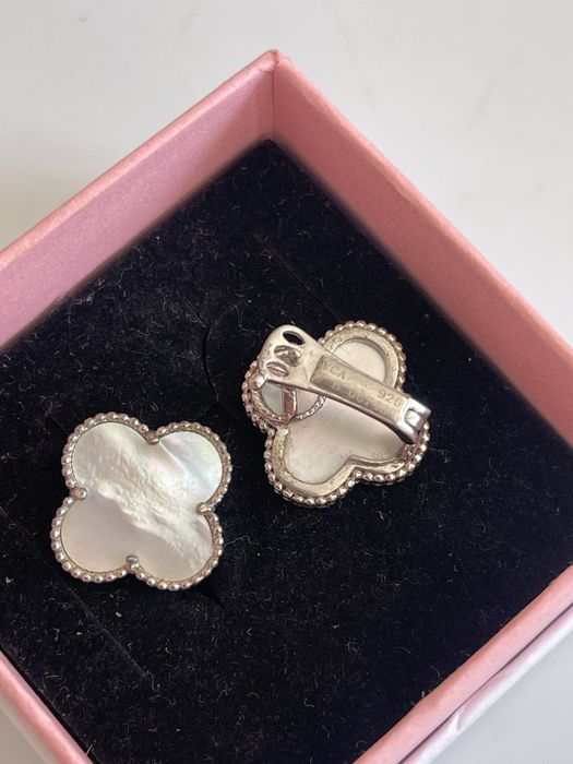 Женские серьги и комплект