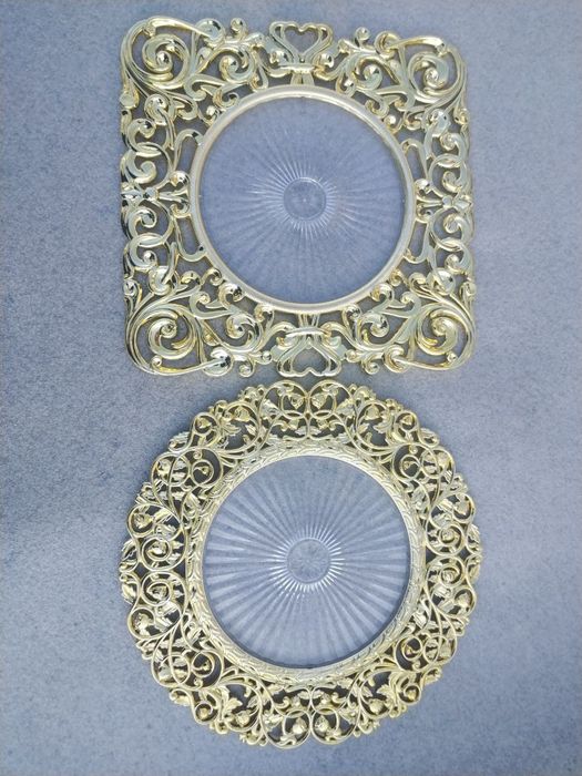 Пластиковые подносы для сервировки