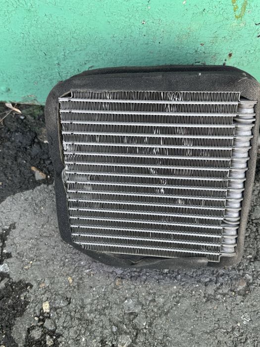 Продам компрессор и радиатор кондиционера Cummins