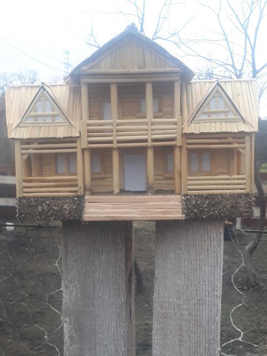 Căsuță țărănească din trestie rustică facuta manual