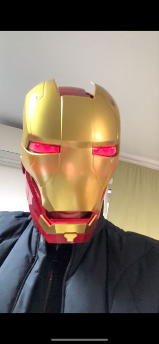 Маска / шлем Iron man (Железният човек) със светещи очи