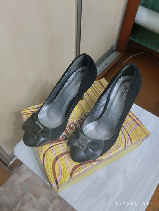 Туфли новые замшевые.