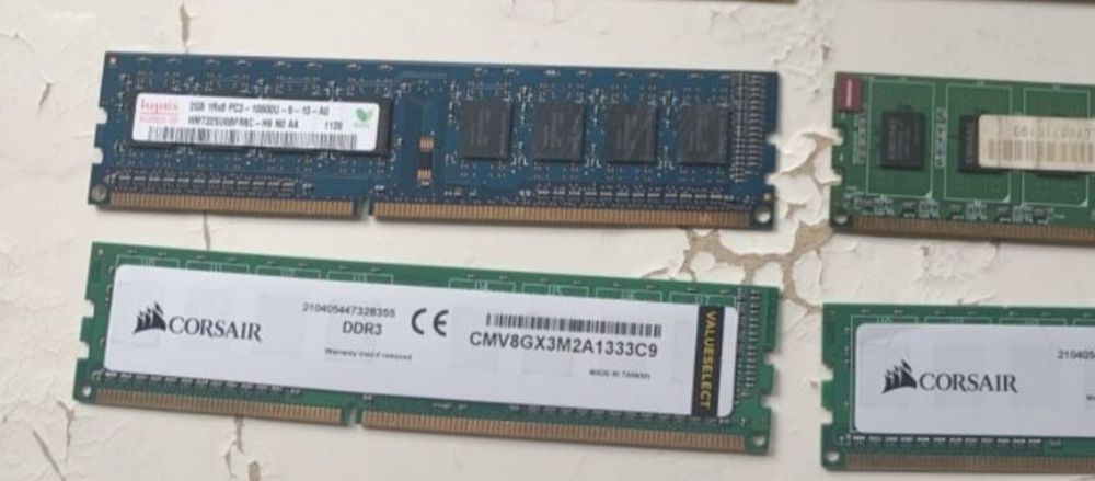 memorii RAM  DDR3 , 2 GB.( 20lei /3 bucăți), transport 4,99 lei!!!