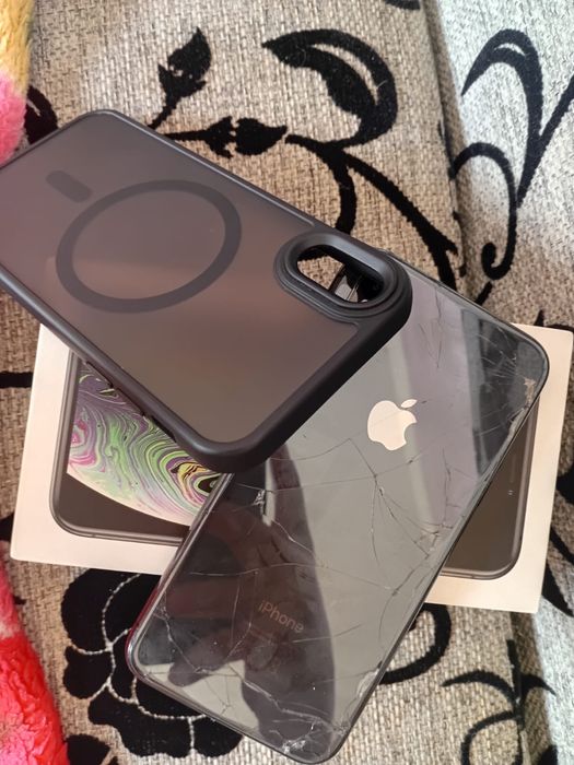 Iphone xs хорошее состояние 77 акб