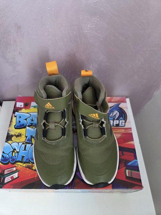 Зимни обувки  за момче Adidas 31