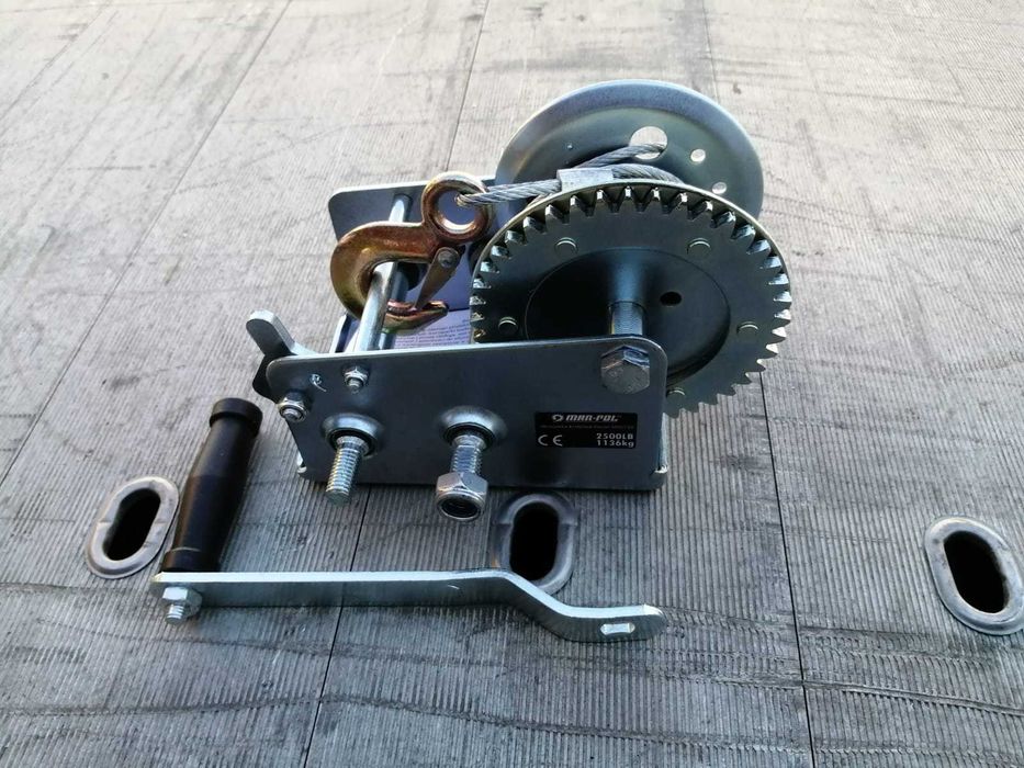 Accesorii si piese noi pentru platforme si remorci auto