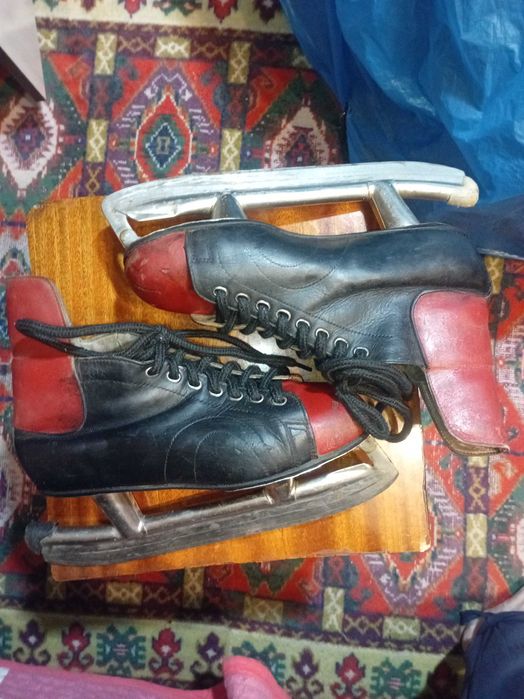 продам коньки  размер 39