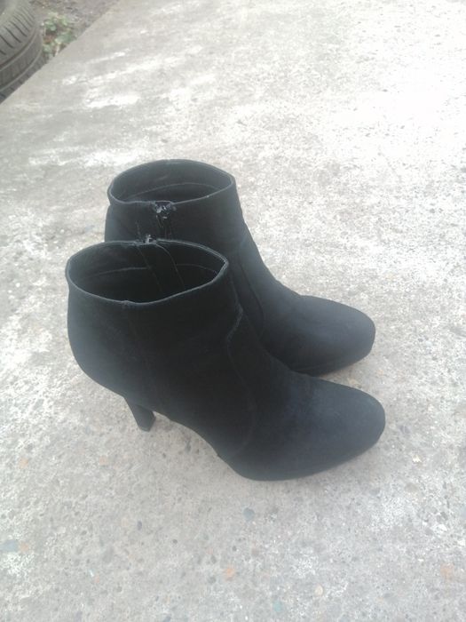 Pantofi Catwalk negrii cu toc
