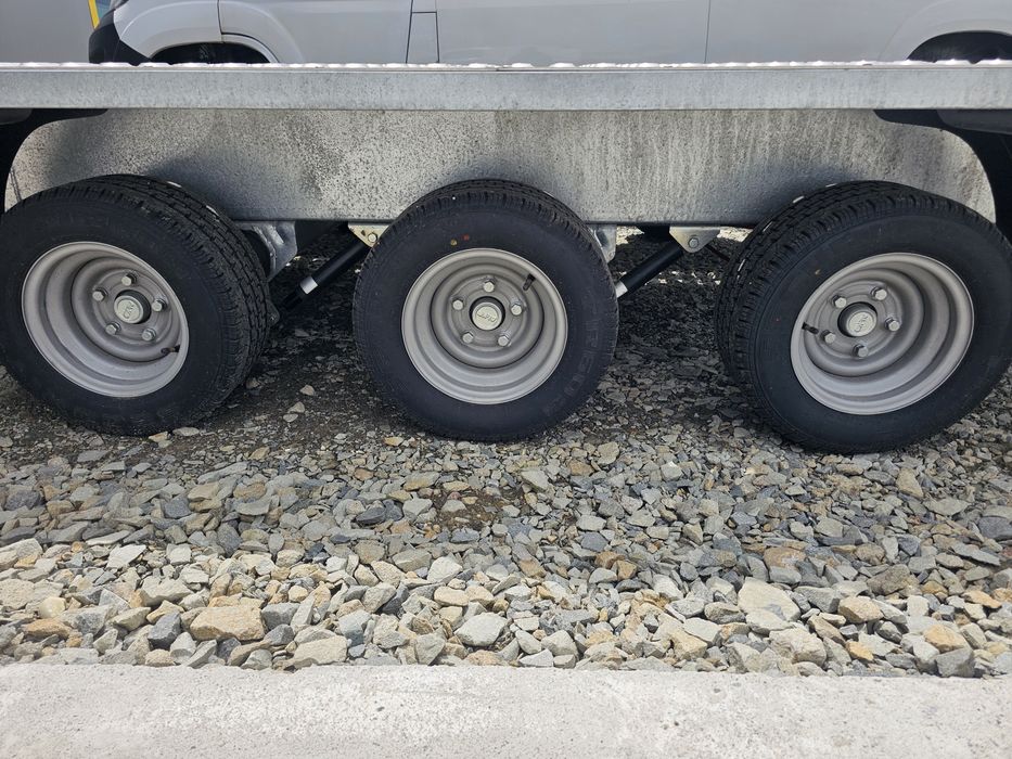Remorca auto platforma