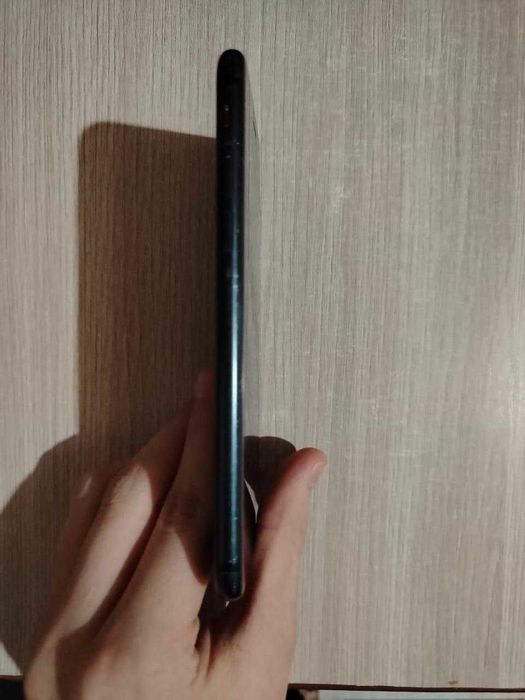 iPhone 7 с коробкой но без документов