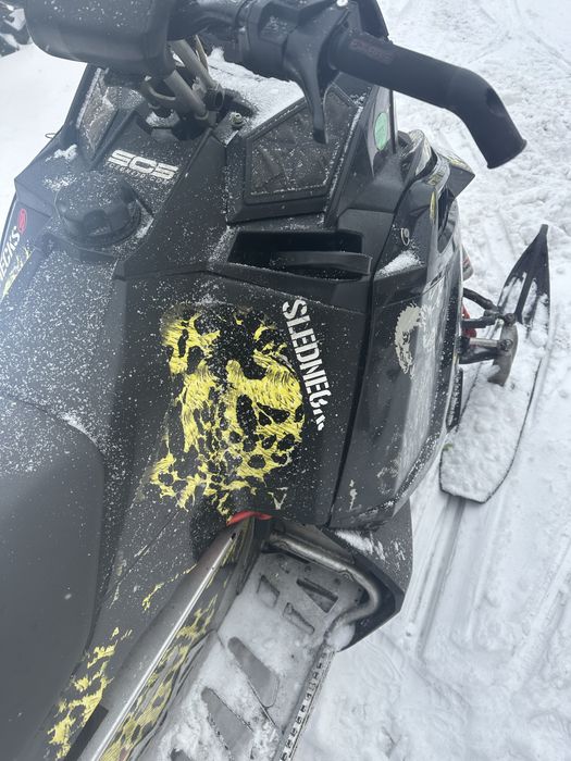 Продам снегоход Polaris Rush