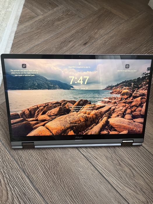 ASUS Zenbook UX462