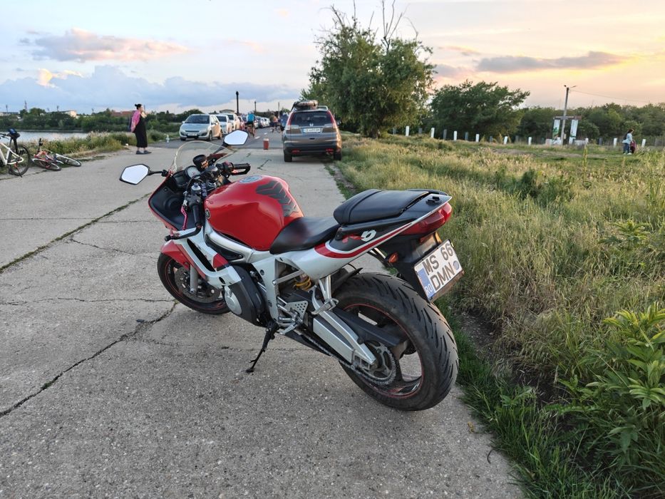 Yamaha R6 (2000)