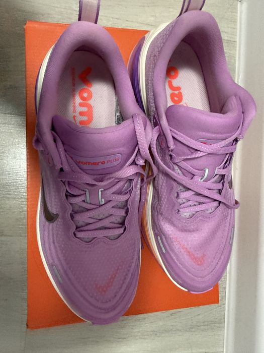 Кроссовки Nike vomero plus
