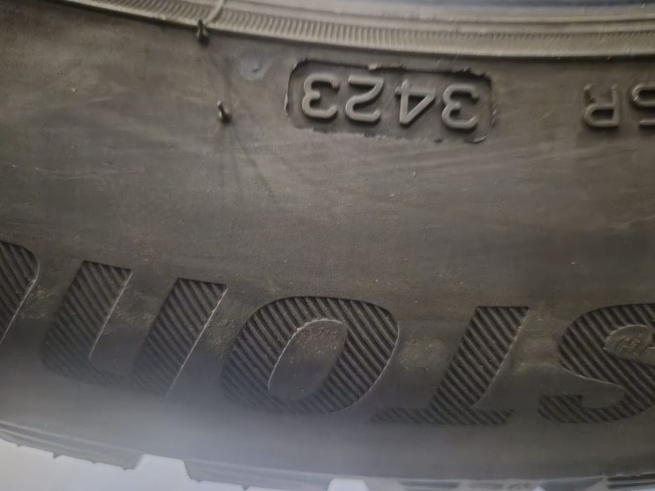 4 anvelope iarna Bridgestone 255 50 20 aproape noi