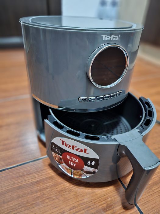 Air Frayer Tefal (fripteuza cu aer cald)