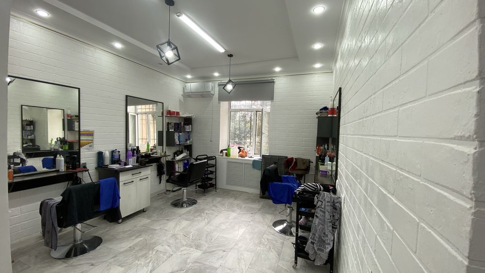 Место в салоне парикмахерская